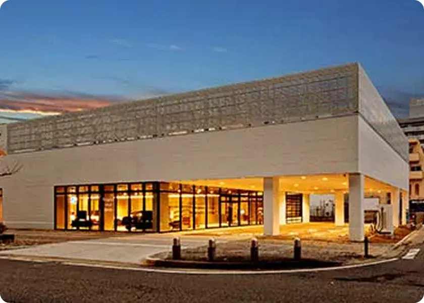 BMW 名古屋インター店