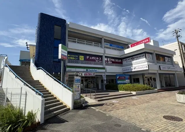 ルウ・ナジェ岩倉